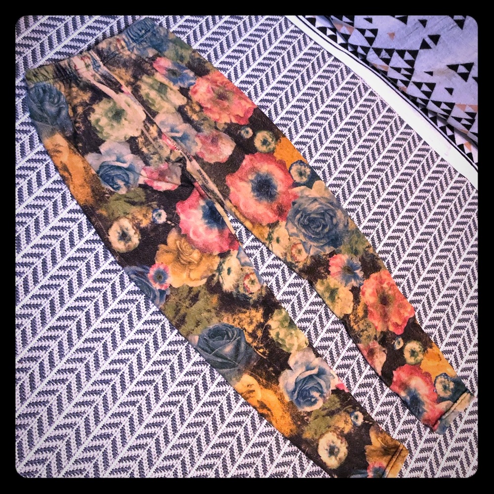 Fuzzy velour golden floral leggings